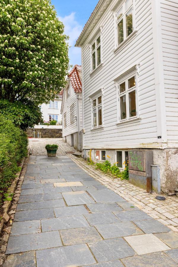 Behind Bryggen - Renovated - Budget Friendly Bergen Exteriör bild
